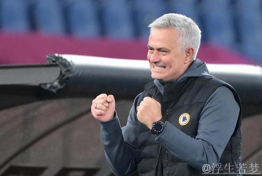 遭对方主帅言语挑衅，62岁穆帅愤怒反击酿冲突